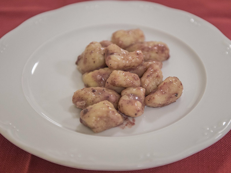 Gnocchi di patata Monte Faldo, corniole e tratufo di Marana